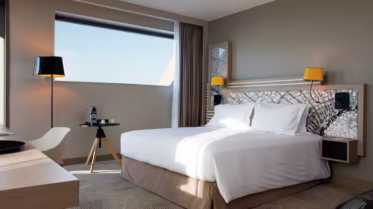 hilton-garden-inn-bordeaux-centre-suite-junior-terrasse-chambre-hd.jpg